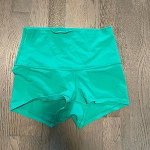 Lululemon shorts size 6
